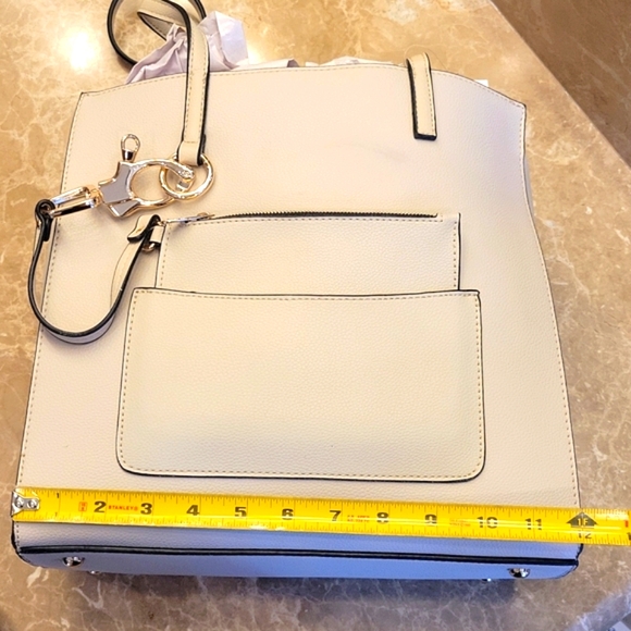 La Terre Fashion multi-compartment open-top satchel - Picture 13 of 16